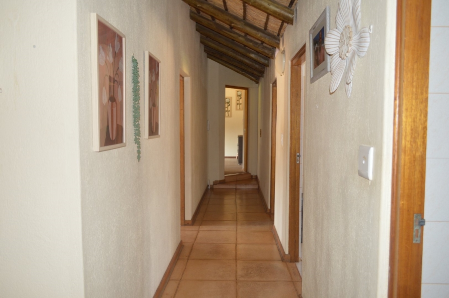 5 Bedroom Property for Sale in Wilkoppies North West